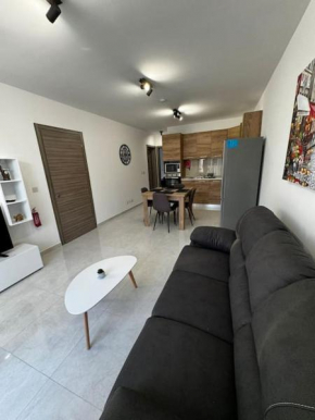 Starlight 2 Bedroom Apt in Gzira